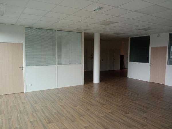 Challans, bureaux 191m²