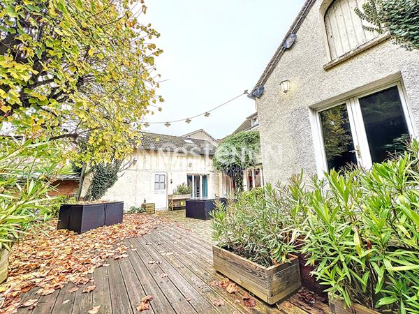 A vendre Centre Ville Dreux - secteur Camus - Maison 10 pièces avec jardin 700 m² et garage couvert