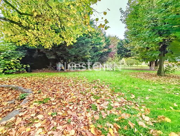 A vendre Centre Ville Dreux - secteur Camus - Maison 10 pièces avec jardin 700 m² et garage couvert