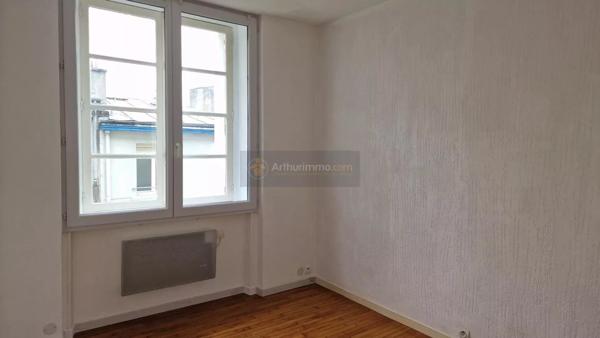 Location                                                      Appartement
                        
                     1 pièces                      28 m2                     à Brest