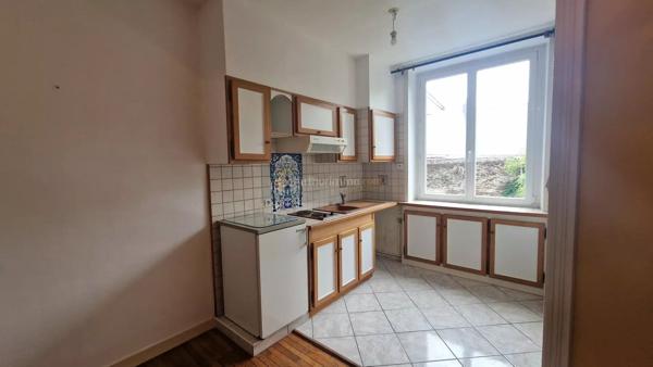 Location                                                      Appartement
                        
                     1 pièces                      28 m2                     à Brest
