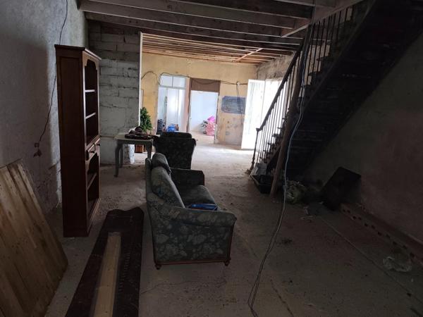 Maison avec second bâtiment à rénover à Mézières-en-Brenne