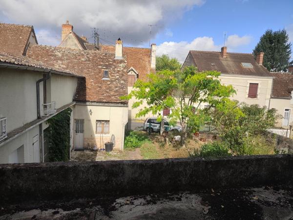 Maison avec second bâtiment à rénover à Mézières-en-Brenne