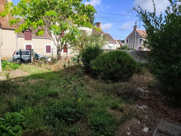 Maison avec second bâtiment à rénover à Mézières-en-Brenne
