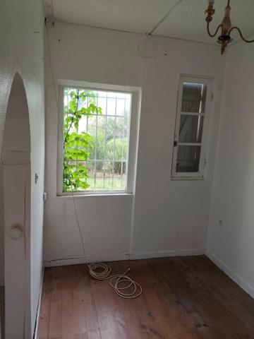 Maison avec second bâtiment à rénover à Mézières-en-Brenne