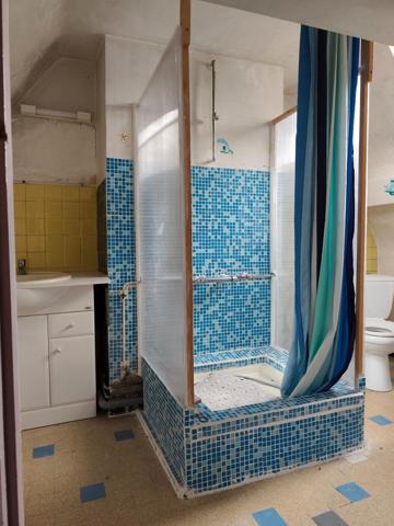 Maison avec second bâtiment à rénover à Mézières-en-Brenne