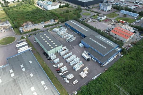 Local d'activité - stockage - logistique 3200m² sur 5 800m². Zone Europort Saint -Avold