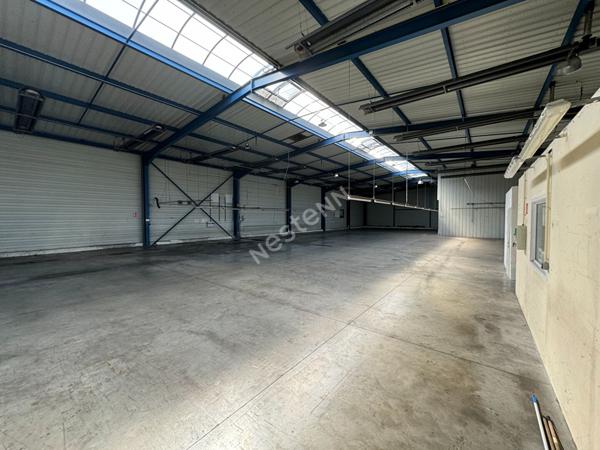 Local d'activité - stockage - logistique 3200m² sur 5 800m². Zone Europort Saint -Avold