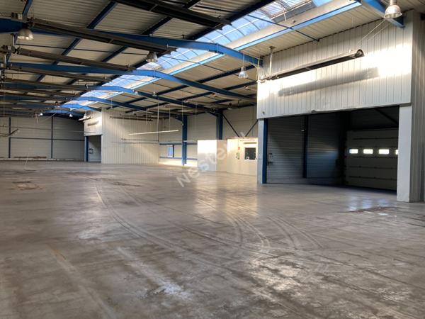 Local d'activité - stockage - logistique 3200m² sur 5 800m². Zone Europort Saint -Avold
