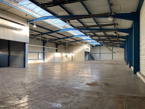 Local d'activité - stockage - logistique 3200m² sur 5 800m². Zone Europort Saint -Avold
