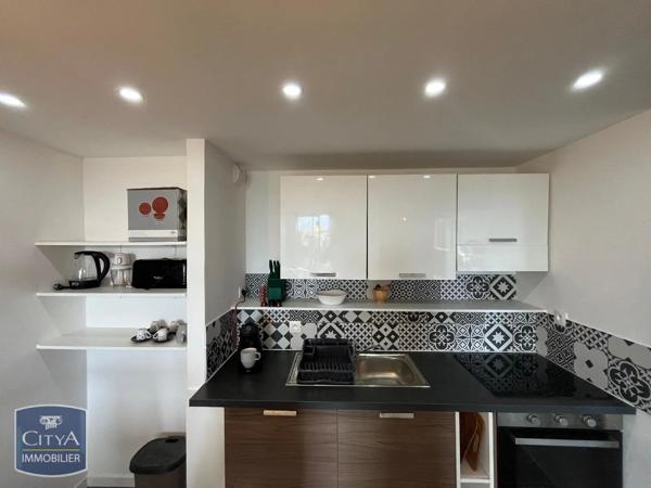 Appartement à louer 2 pièces 41.78m² Saint-Denis (97490)