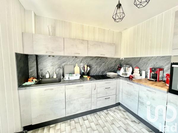 Appartement 4 pièces de 92 m² à Balaruc-les-Bains (34540)