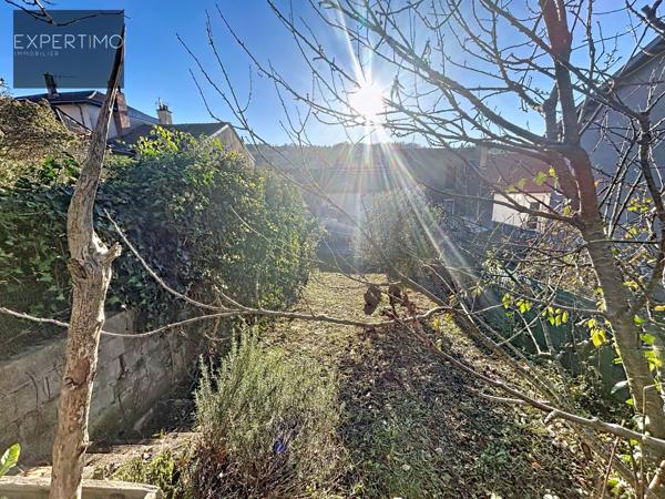 Aubin (12110) Maison de ville lumineuse avec jardin – Proche commodités– Aubin