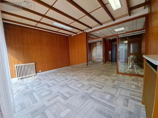 Immeuble à vendre à Saint-Hilaire-du-Harcouët dans la Manche (50600), ref : IR571