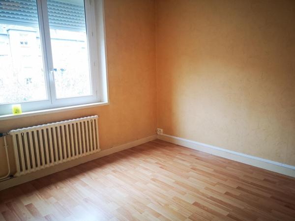 Immeuble à vendre à Saint-Hilaire-du-Harcouët dans la Manche (50600), ref : IR571