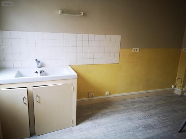 Immeuble à vendre à Saint-Hilaire-du-Harcouët dans la Manche (50600), ref : IR571