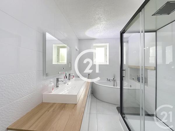 Maison à vendre  7 pièces - 216,50 m2 BOUTIERS ST TROJAN - 16