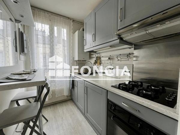 Location Appartement meublé 2 pièces 36.59 m² - 6 BIS RUE DE LA PAROISSE Versailles 78000