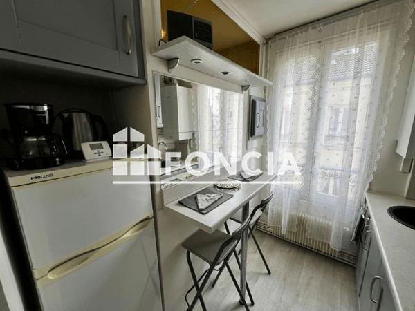 Location Appartement meublé 2 pièces 36.59 m² - 6 BIS RUE DE LA PAROISSE Versailles 78000