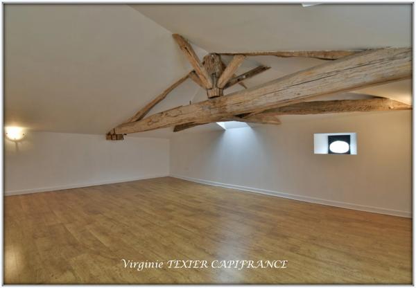 Dpt Charente Maritime (17), à vendre SAINT JEAN D'ANGELY maison P6 de 168 m² - Terrain de 781,00 m²