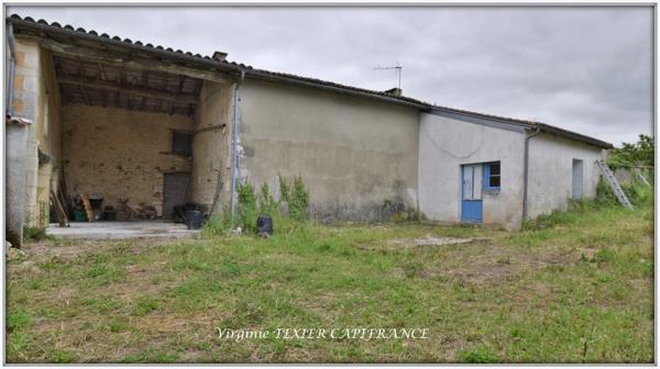 Dpt Charente Maritime (17), à vendre SAINT JEAN D'ANGELY maison P6 de 168 m² - Terrain de 781,00 m²