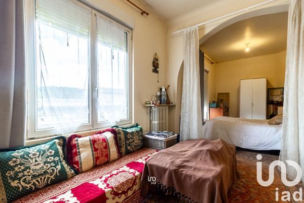 Maison traditionnelle 9 pièces de 178 m² à Épône (78680)