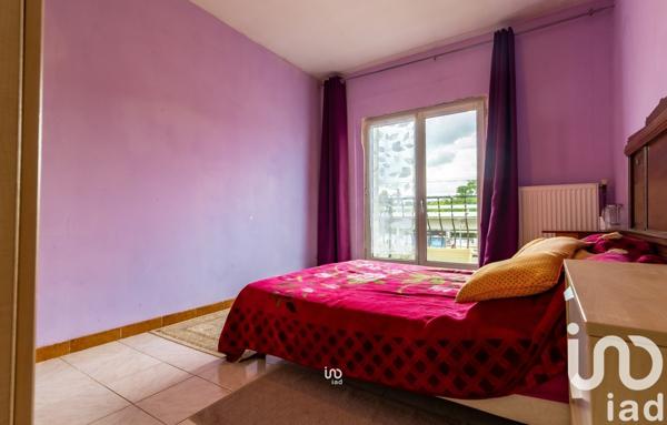 Maison traditionnelle 9 pièces de 178 m² à Épône (78680)