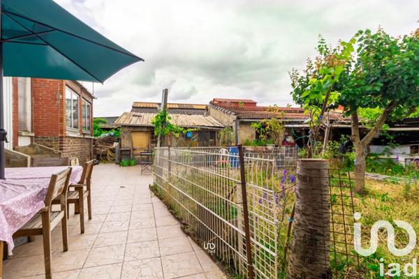 Maison traditionnelle 9 pièces de 178 m² à Épône (78680)