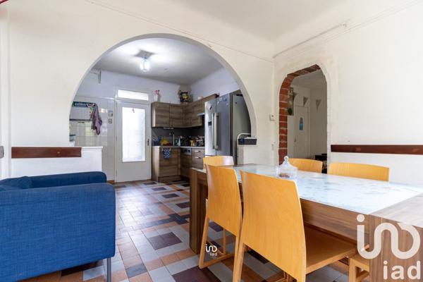 Maison traditionnelle 9 pièces de 178 m² à Épône (78680)