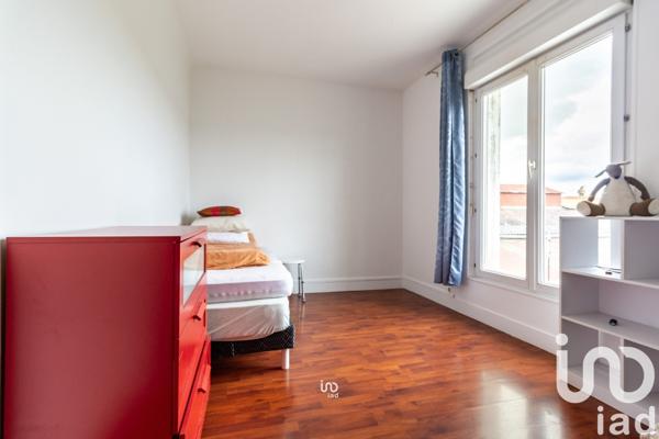 Maison traditionnelle 9 pièces de 178 m² à Épône (78680)