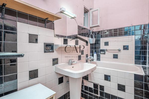 Marseille (13007) grand type 2 saint Victor Endoume