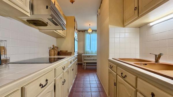 Appartement Corbeil Essonnes 3 pièce(s) 70 m2 - DPE C - PLACE DE PARKING - CAVE