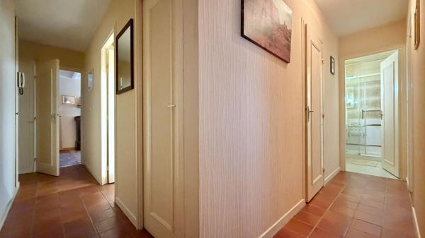 Appartement Corbeil Essonnes 3 pièce(s) 70 m2 - DPE C - PLACE DE PARKING - CAVE