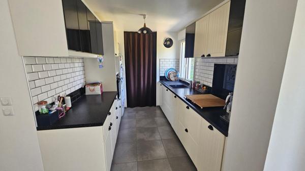 Houdan et Gambais proche / Maison récente 4 chambres dans un village prisé du 78