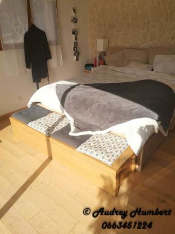 PIERREVERT, dans un environnement calme et verdoyant, Jolie VILLA de plain pied, 120 m² avec piscine et  garage sur 2500 m² de terrain