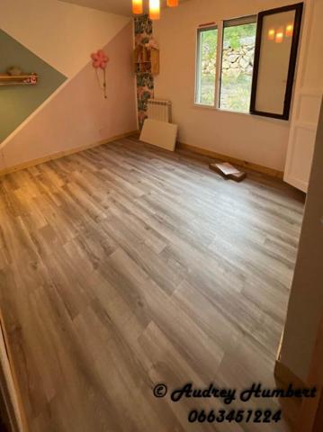 PIERREVERT, dans un environnement calme et verdoyant, Jolie VILLA de plain pied, 120 m² avec piscine et  garage sur 2500 m² de terrain