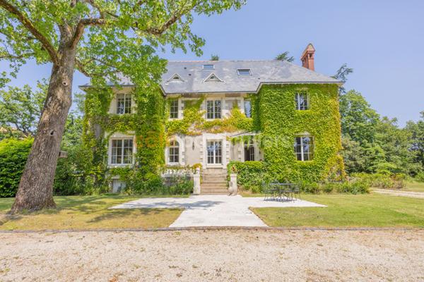 Vente Maison de maître394 m² - 12 Pièces - BASSE GOULAINE (44115)