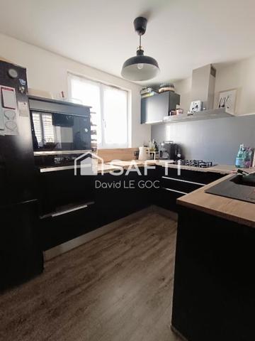 Concarneau  Appartement T4 duplex avec terrasse et cour, en plein centre-ville de Concarneau