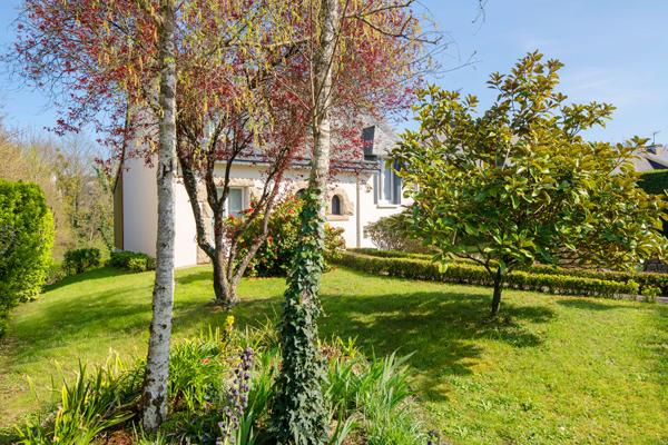 Maison d'exception à vendre à Domloup - Un havre de paix lumineux et spacieux