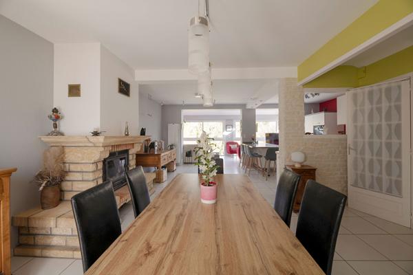Maison d'exception à vendre à Domloup - Un havre de paix lumineux et spacieux