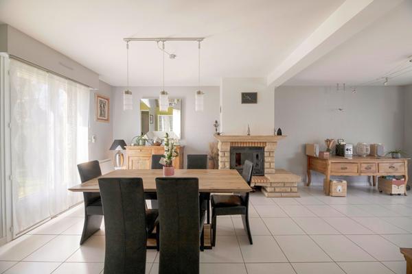 Maison d'exception à vendre à Domloup - Un havre de paix lumineux et spacieux