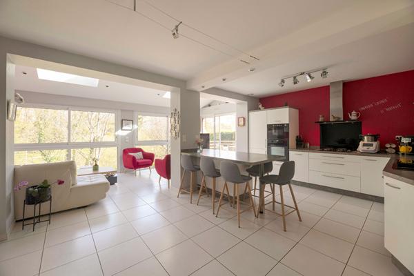 Maison d'exception à vendre à Domloup - Un havre de paix lumineux et spacieux