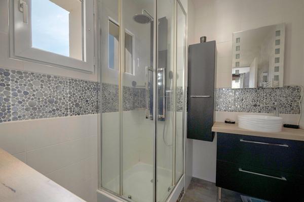 Maison d'exception à vendre à Domloup - Un havre de paix lumineux et spacieux
