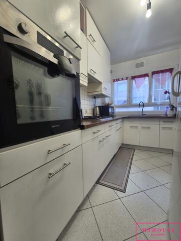 Appartement
                                                                                                                                                                                                                                                                                                                        4 pièce(s)                                                                                                                                                                                                          3 chambre(s)                                                                                                                                                                                                          74  m²
