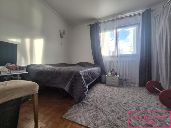Appartement
                                                                                                                                                                                                                                                                                                                        4 pièce(s)                                                                                                                                                                                                          3 chambre(s)                                                                                                                                                                                                          74  m²