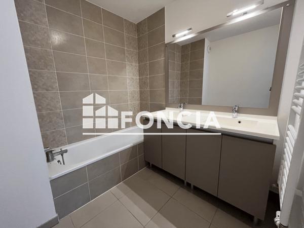 Location Appartement 3 pièces 66.69 m² - 17 RUE JEAN DUVERT Blanquefort 33290