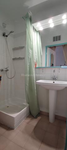 En exclusivité- Charmant studio- coin nuit en rez-de-jardin à Sanary-sur-mer 83 110 (Var)