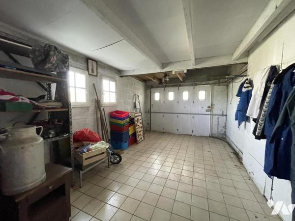 Locminé, maison édifiée autour de 1979 sur 1174 m² avec 4 chambres et bureau