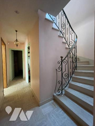 Locminé, maison édifiée autour de 1979 sur 1174 m² avec 4 chambres et bureau