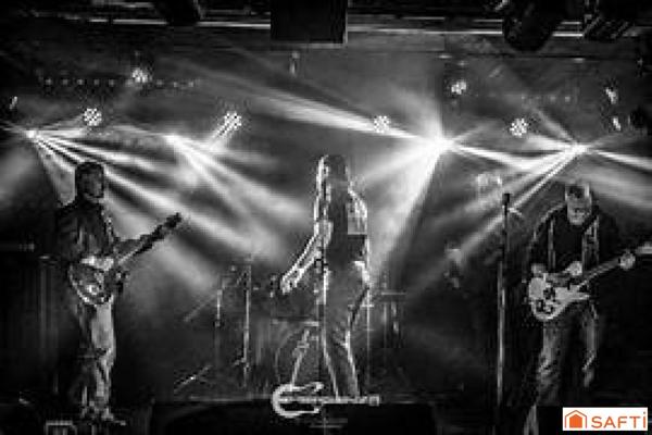 Murs + fonds – Licence IV – Bas-Montreuil – Forte activité.